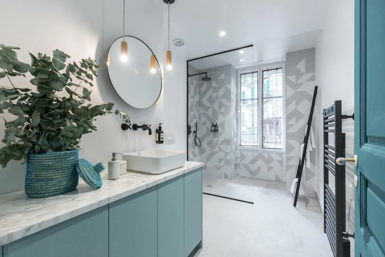 L'Abeille - Boutique Apartments Niza Hotel