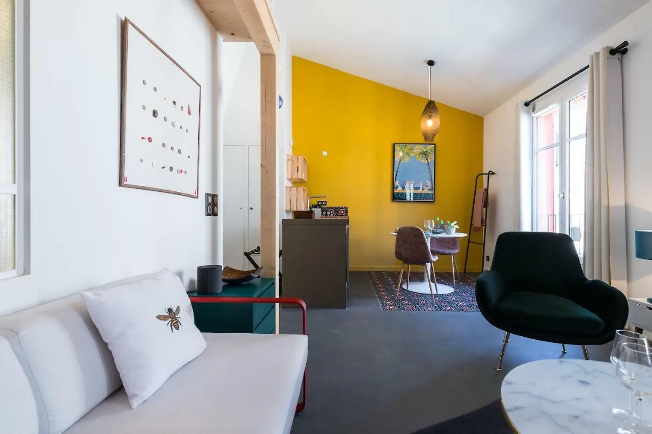 L'Abeille - Boutique Apartments Niza 4*,